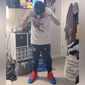 Meet your Posher, Thomas